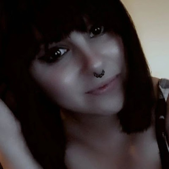 Meet your Posher, Amanda - Picture 1 of 1